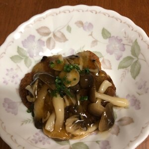 揚げ蒲鉾のきのこしょうがあんかけ